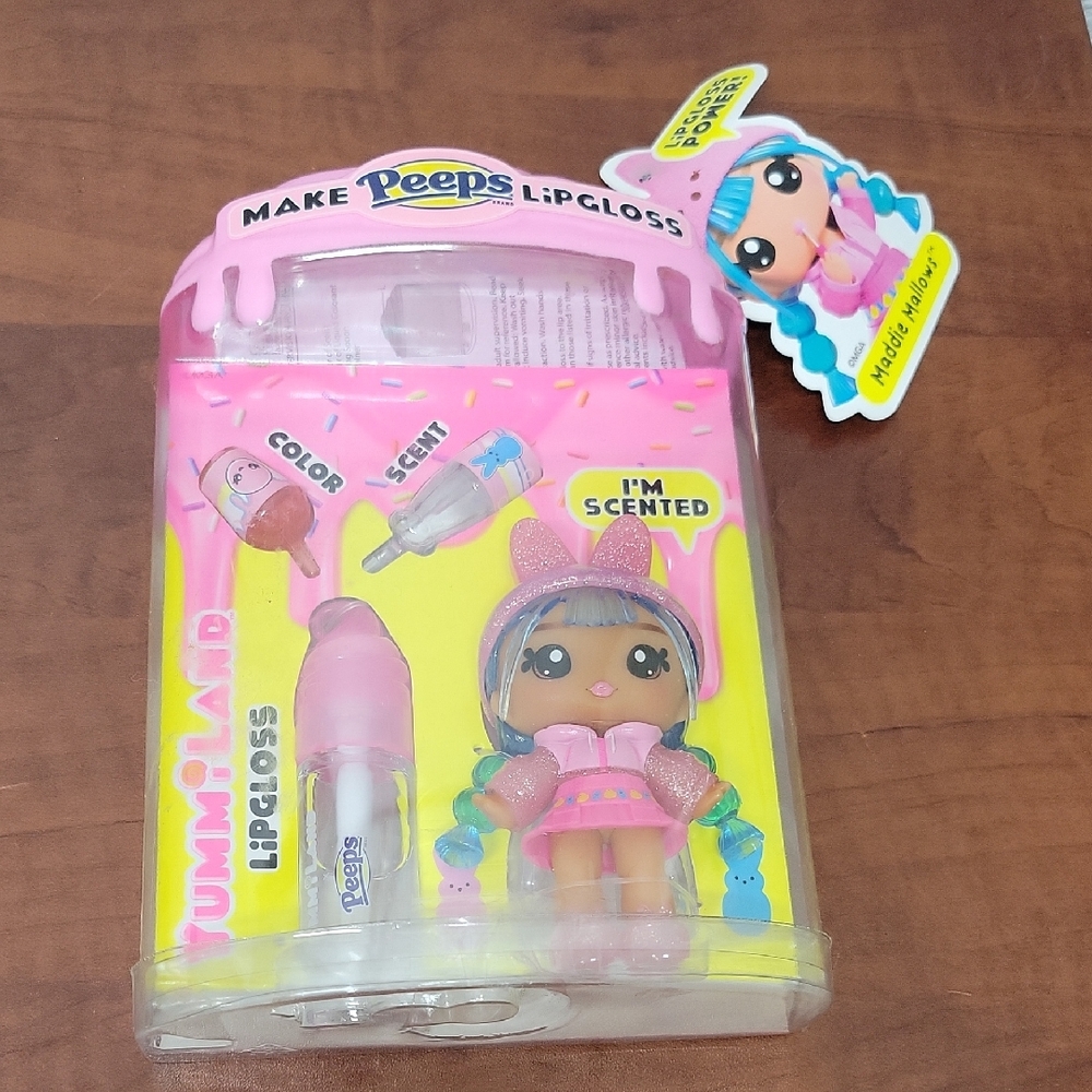 YummiLand Make Peeps Lipgloss Set with Doll NIP Exp 1/2027